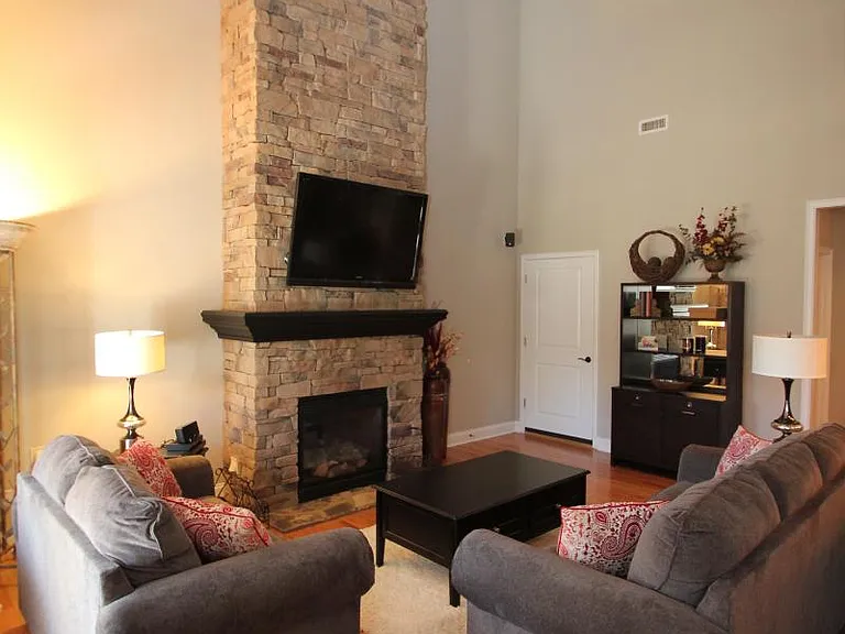 10 Edge Ct #10C — Photo 3