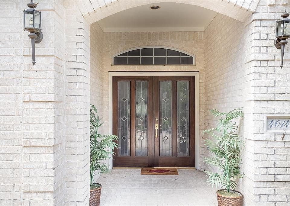 1st image of 4014 Caravel Cir
