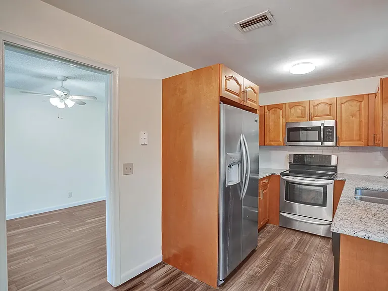 6599 NE 7th Ave #6599 — Photo 7