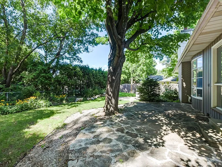 21 Saint Remy Dr #B — Photo 17