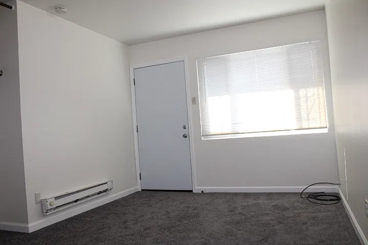 2029 Nevin Ave — Photo 3
