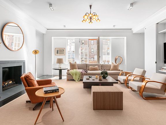 3rd image of 1 W 64th St APT 8C