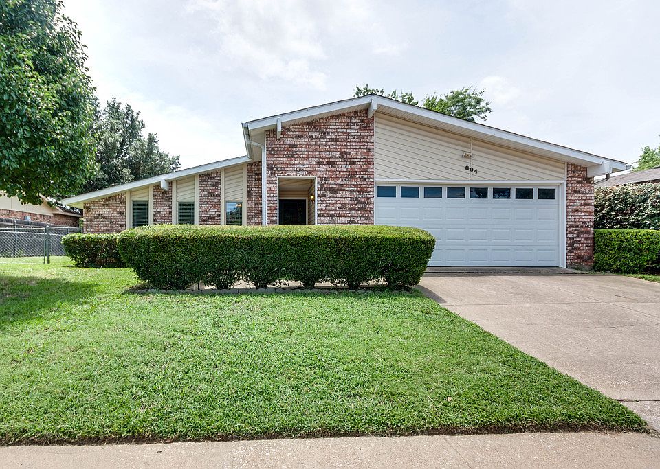 1st image of 804 Forest Glen Dr