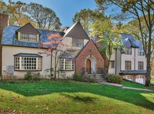 6 Bradford Way, Cedar Grove, NJ 07009