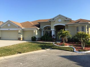 8900 Tennis Ct, New Port Richey, FL 34655