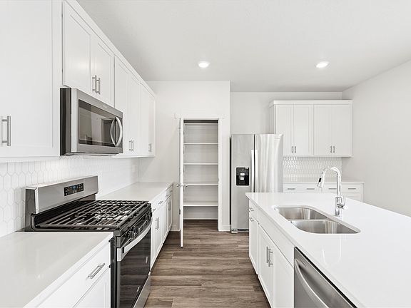 SLC_Cottonwood_ 4211_Kitchen_A_3523-N-Browning-St-Eagle-Mountain-UT.jpg