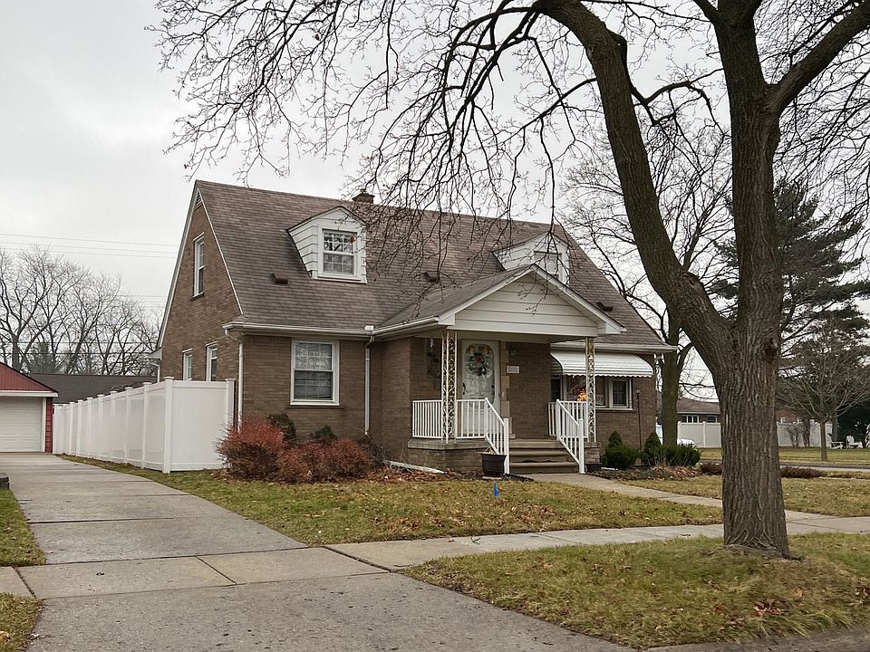 2nd image of 2111 21st St