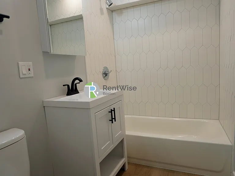 745 E 6th St #3 — Photo 10