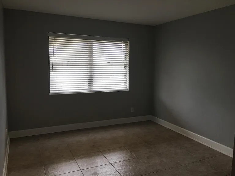 309 Lake Cir #202 — Photo 21
