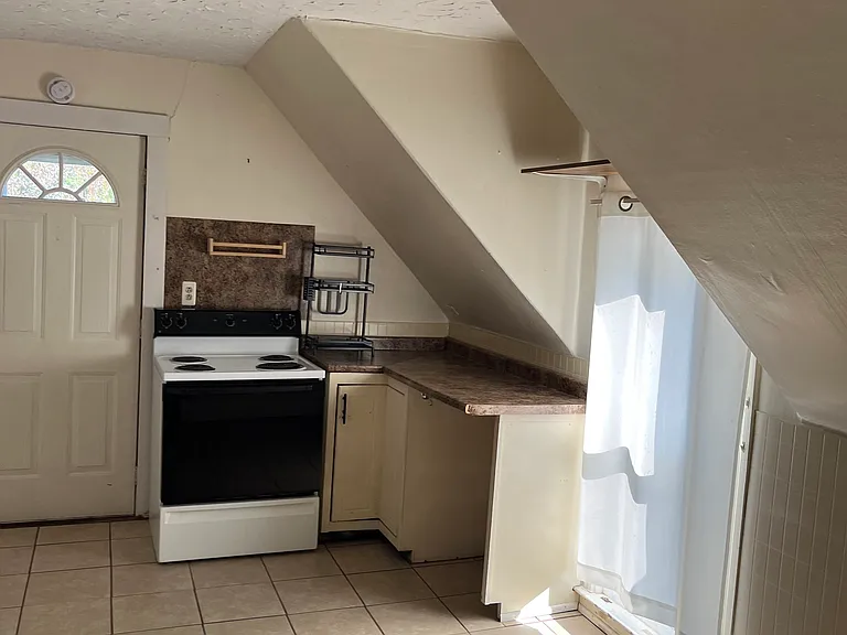 200 W Henry St #2 — Photo 8