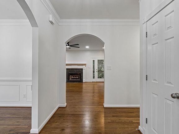 4th image of 380 Myrick Rd
