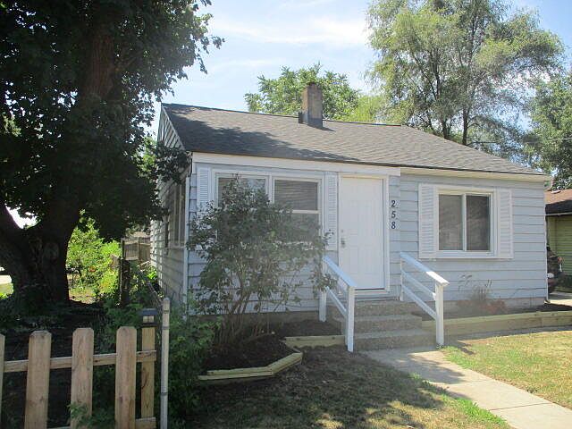 Listing photo 2