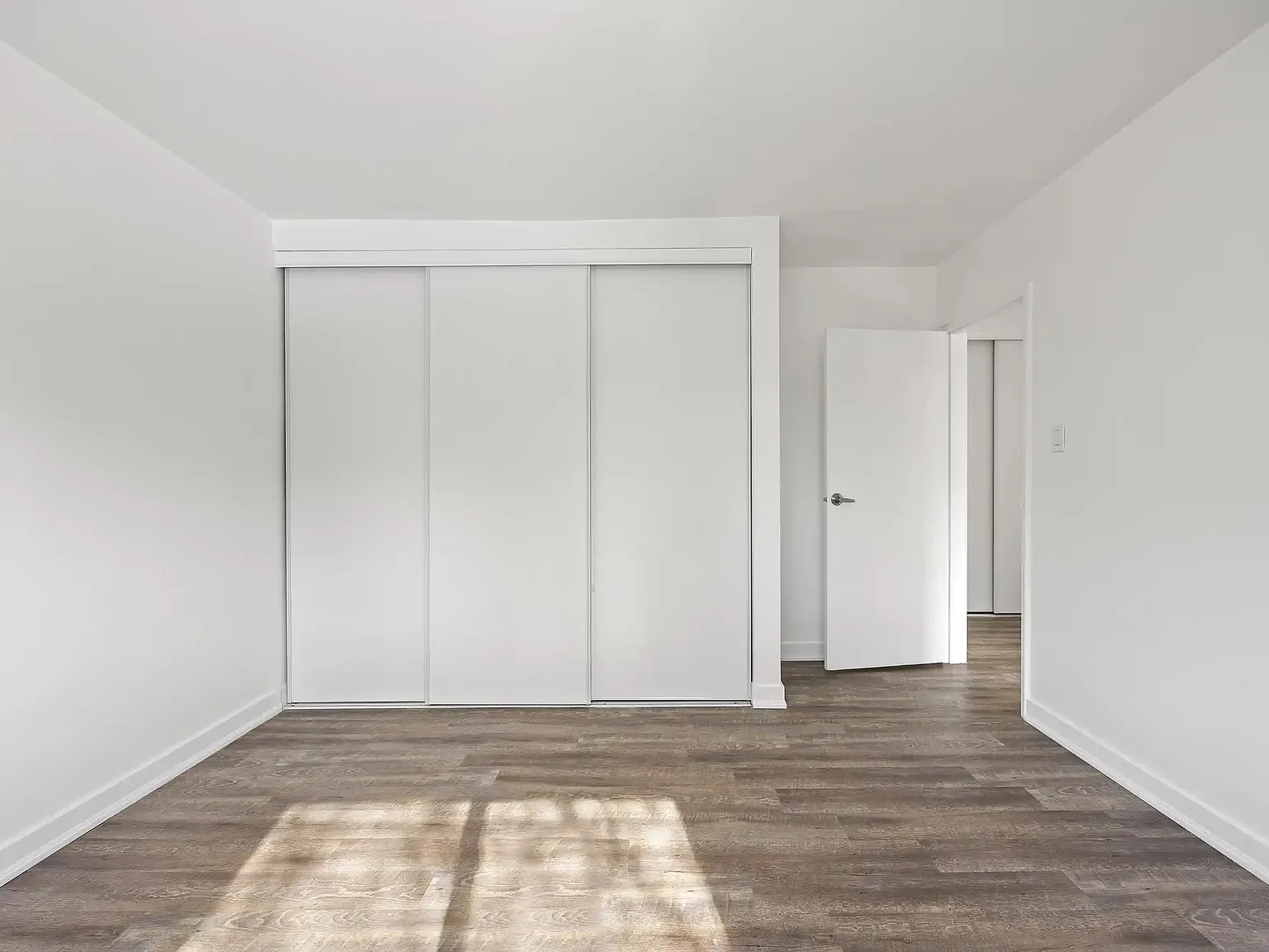 195 Lindsay Street Townhouses — Photo 4