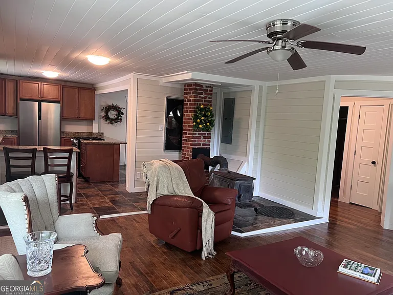 66 Logan Ln — Photo 2