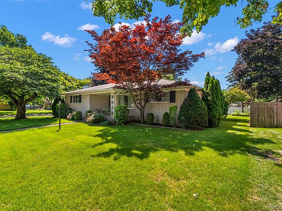 5th image of 17048 Harbor Hill Dr