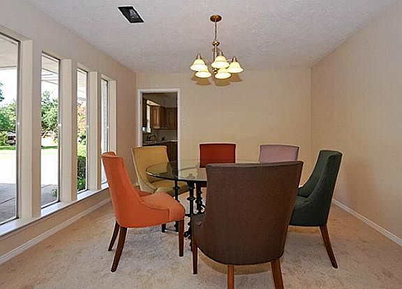 4th image of 7249 Tangleglen Dr