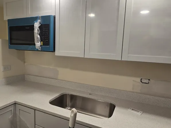 5423 S Blackstone Ave #1, Chicago, IL 60615