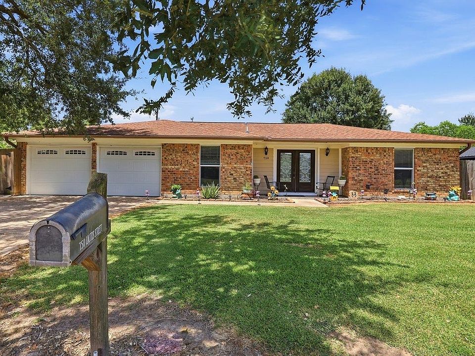 1st image of 750 Cactus St