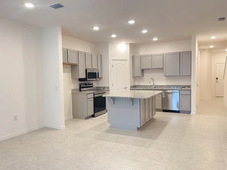 12615 NW 7th Pl — Photo 7