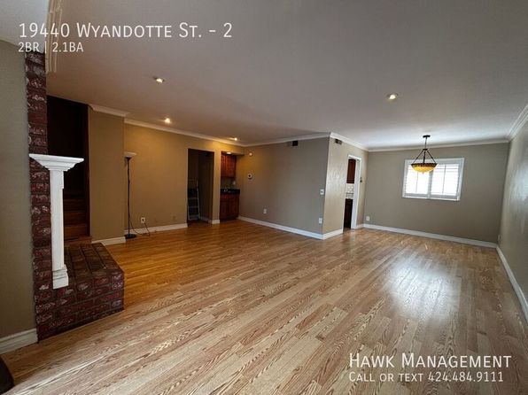 19440 Wyandotte St Unit 2