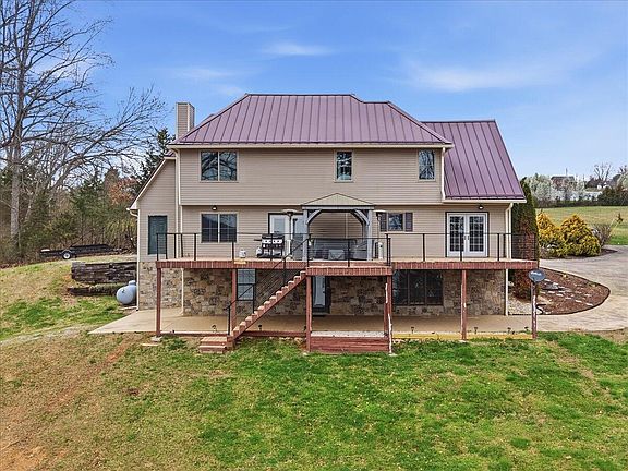 4th image of 300 Twin Church Rd