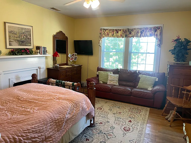 450 Waterworks Rd #A — Photo 13