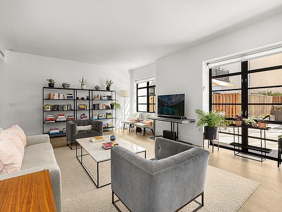 2nd image of 325 Henry St #2B