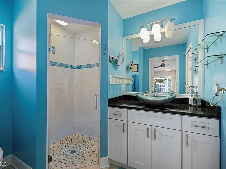 4516 SW 21st Pl — Photo 37