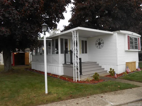 531 Pebble Ln, Port Sanilac, MI 48469