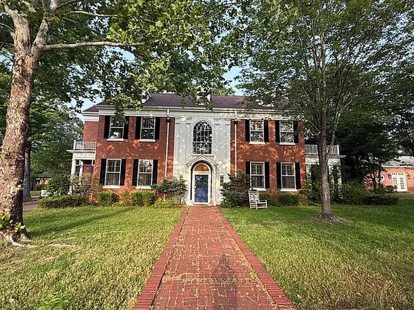 2820 Pine St, Texarkana, TX 75503