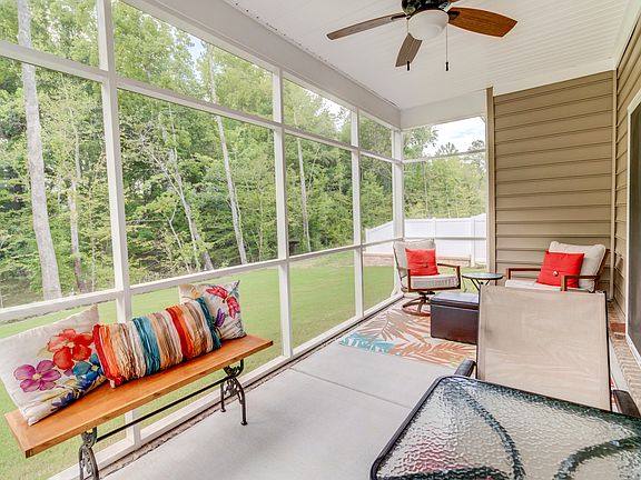 3rd image of 1343 Auburn Hill Dr