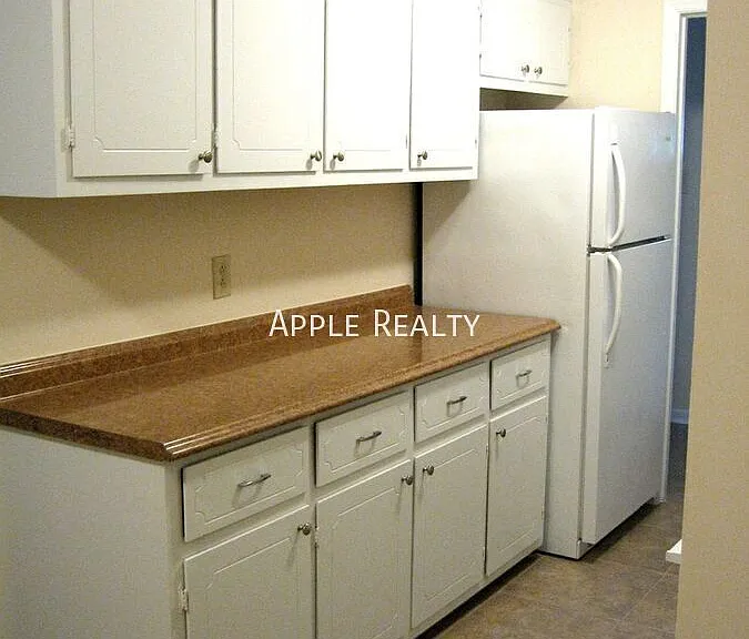 1406 W Markham Ave #B — Photo 6