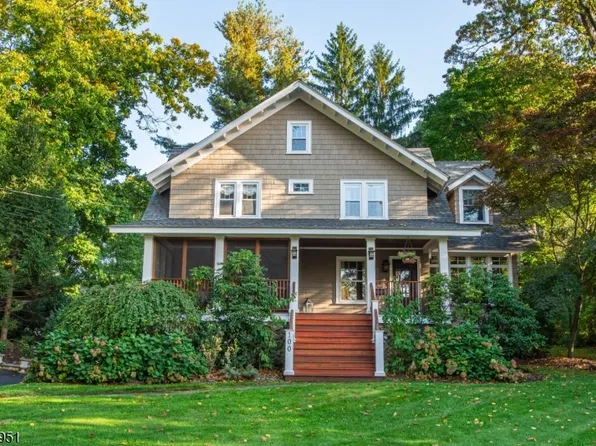 100 Lake Dr, Mountain Lakes Boro, NJ 07046