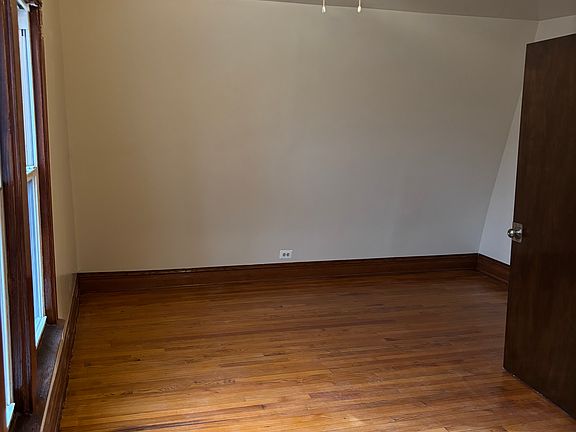 4th image of 6815 S Saint Lawrence Ave