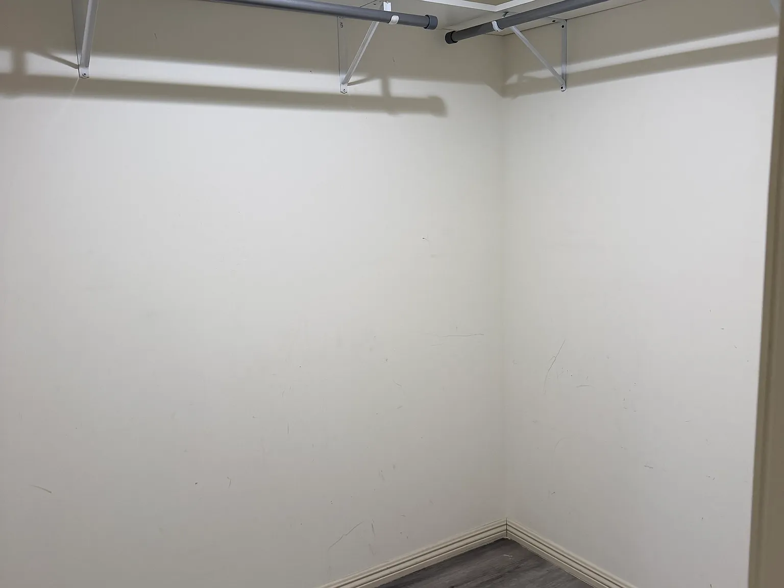 2 bed, 1000 sqft, $3,200 — Photo 1