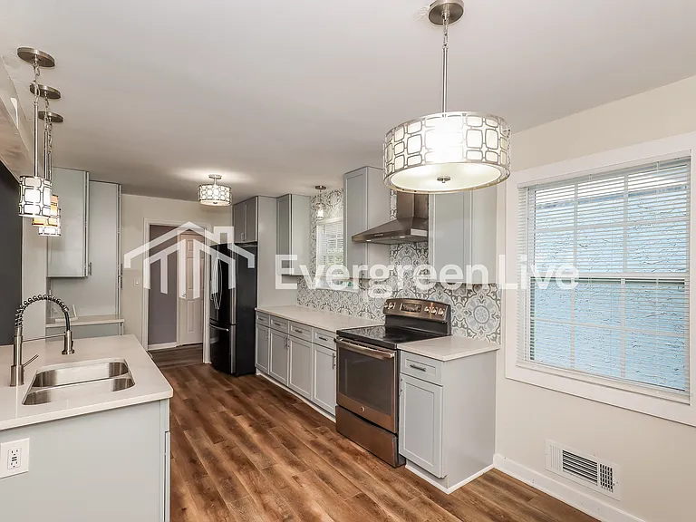 6955 Butner Rd — Photo 2