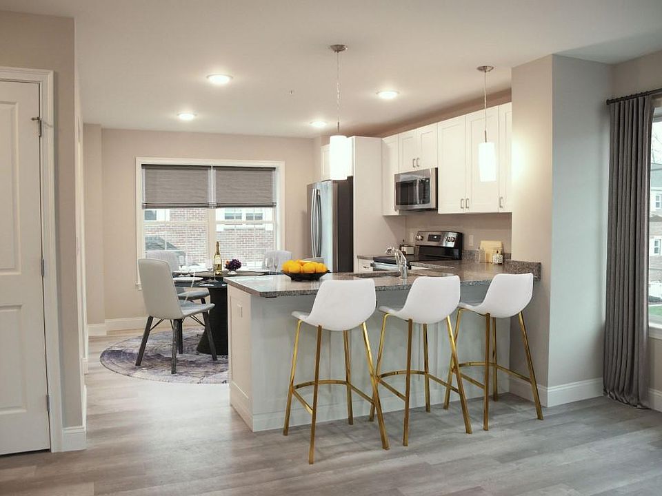 Eat in Kitchen plus breakfast bar