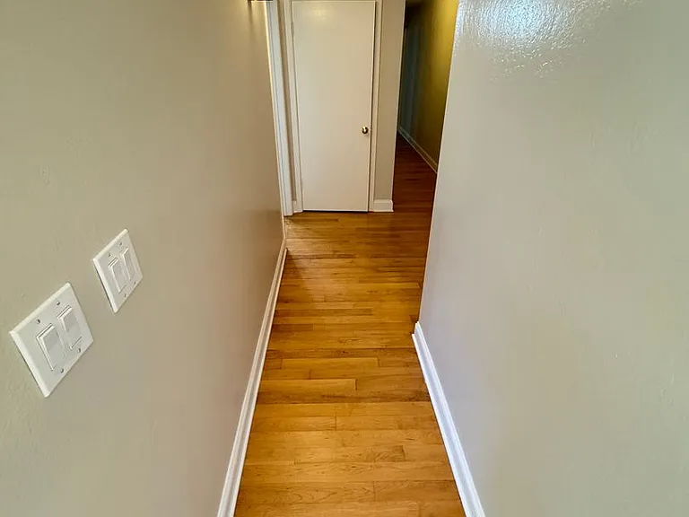 1142 Green Street 1 Sharp Pl — Photo 11