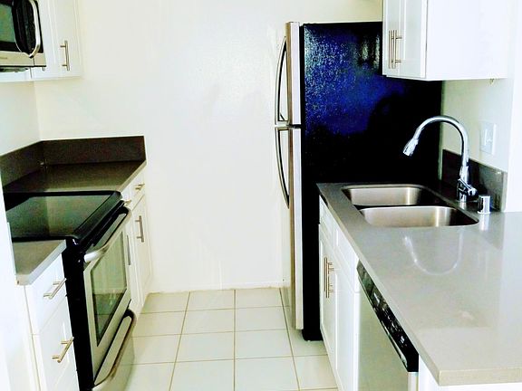 2nd image of 909 Westbourne Dr APT 216