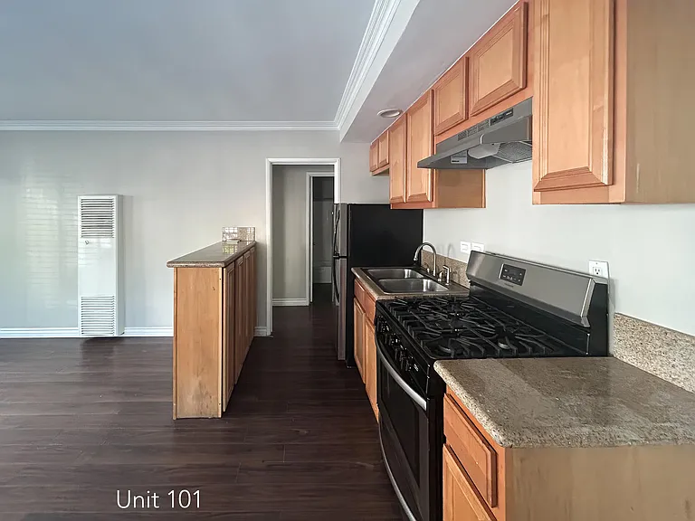 7510 Hollywood Blvd. Apartments — Photo 20