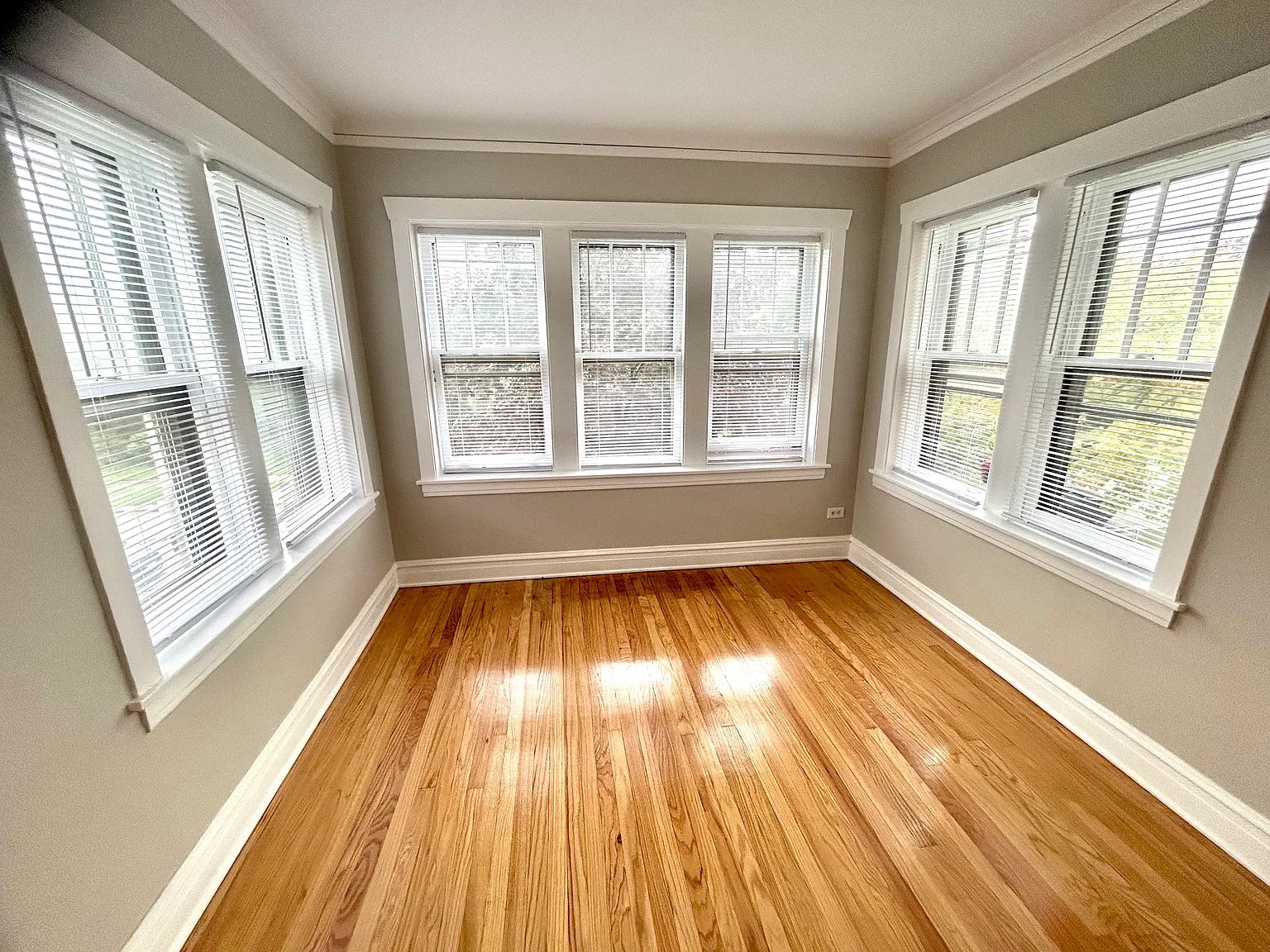 1 bed, 1000 sqft, $1,400 — Photo 4