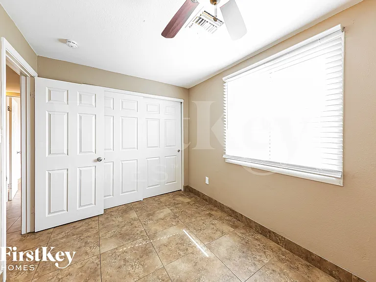 3550 E Thunderbird Rd — Photo 15