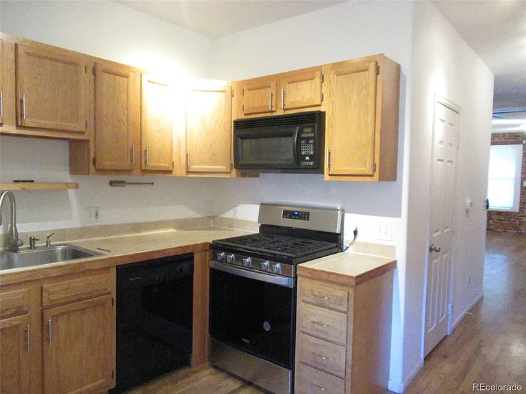 2738 N Downing St — Photo 9