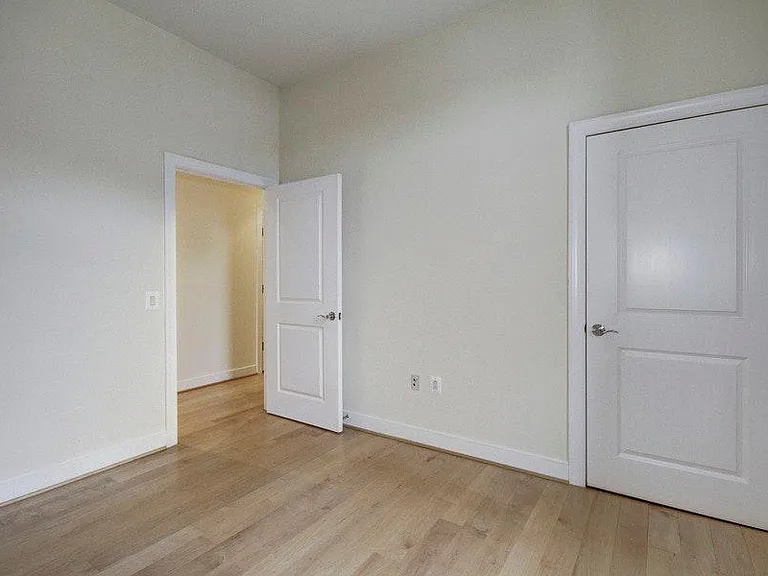 2425 L St NW #415 — Photo 12