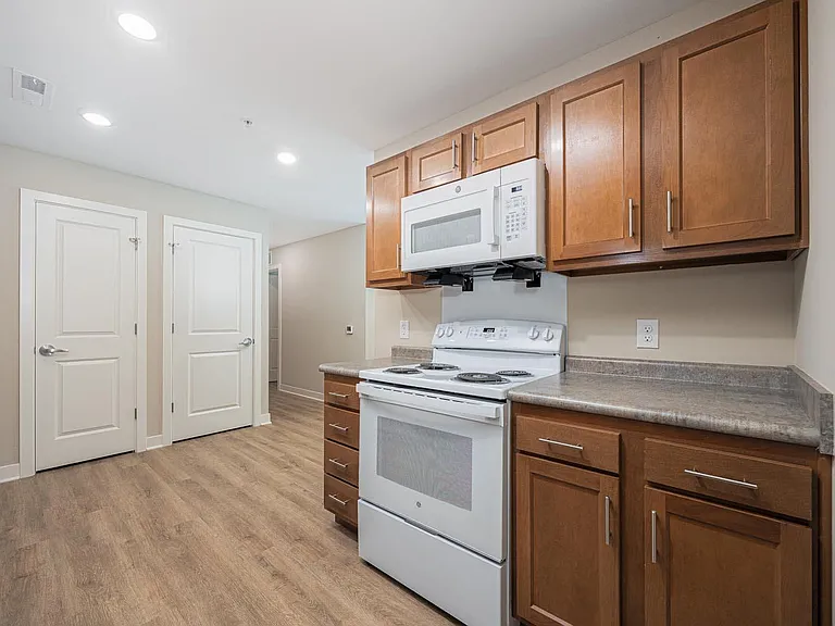 Broadleigh Lofts — Photo 16
