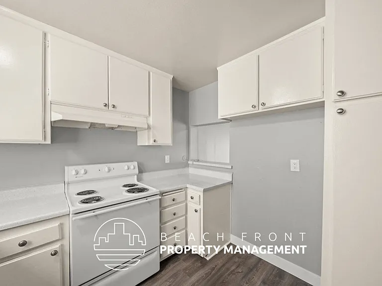 910 Enterprise Ave. — Photo 19