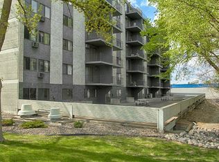 Cambridge Towers Apartments, Hopkins, MN 55343