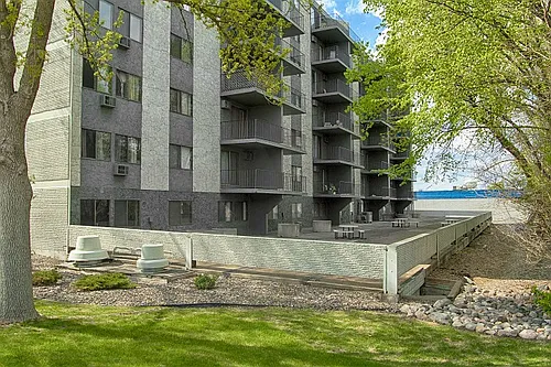Cambridge Towers Apartments Photo 1