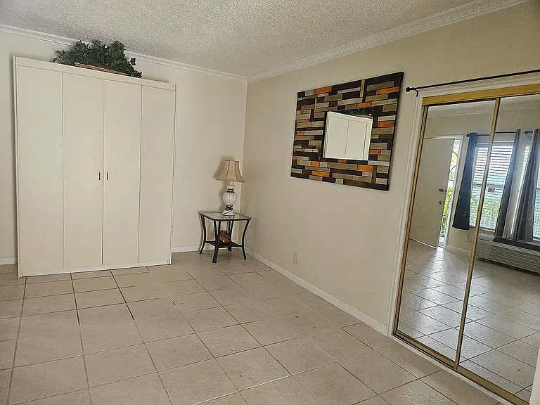 315 Van Buren St #107B — Photo 12
