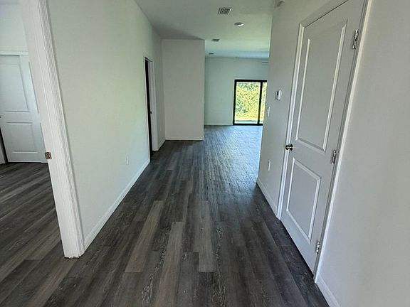 2nd image of 1107 Abrams Blvd